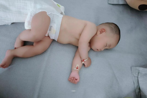 桐乡宝宝积食发烧怎么处理